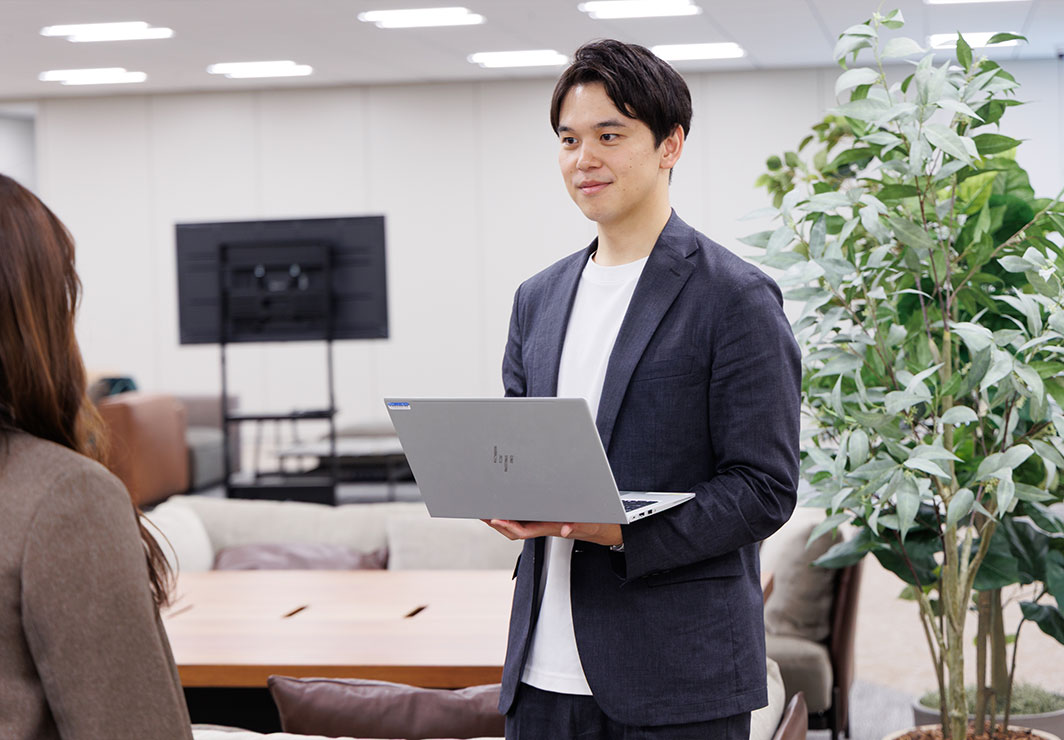 <span>技術発展も事業成長も、</span><br><span>“人”が生み出している。</span>