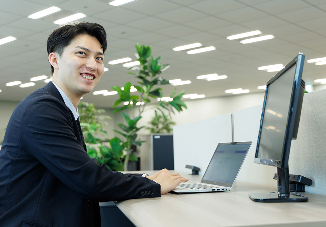 <span>挑戦の原点は“人”との関わり。</span><br><span>部活動で学んだリーダーシップが、今の営業スタイルをつくった</span>